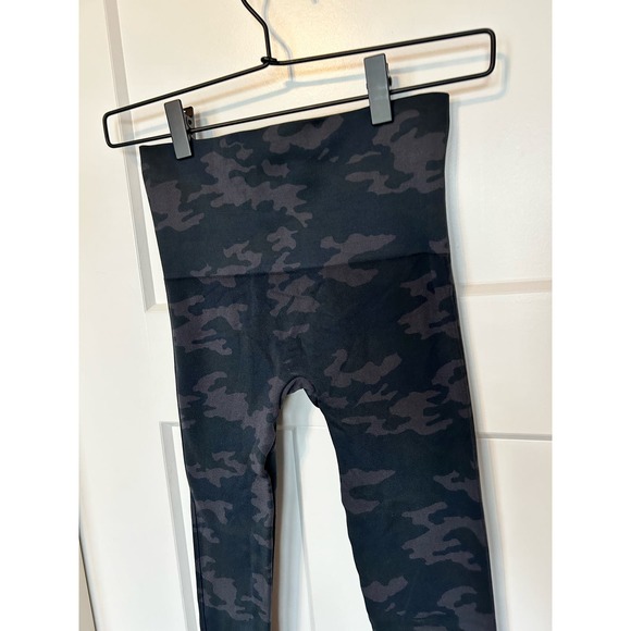 Spanx Women's Seamless Camo Ankle Legging Stretch Pull on Multicolor Size Small - Picture 8 of 13